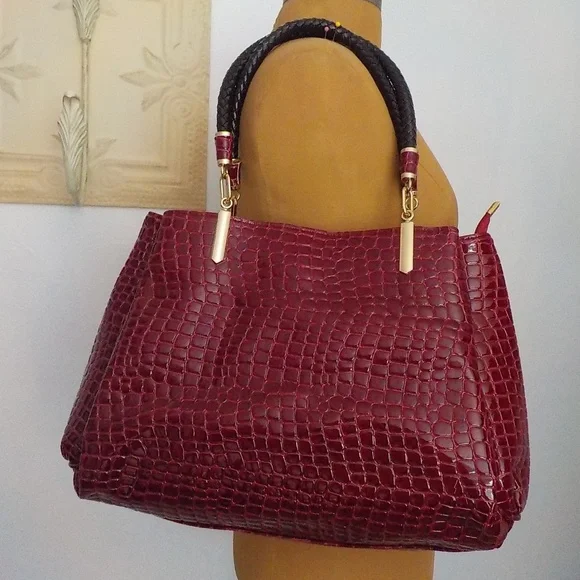 Red/Wine Pebble Texture 3 Section Shoulder Bag - Picture 5 of 11